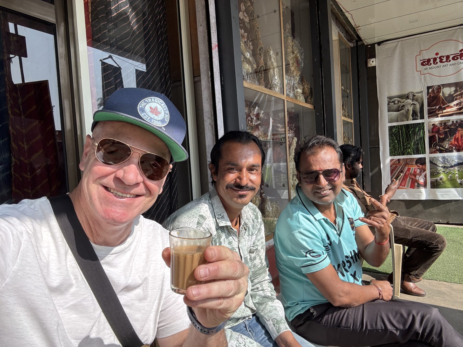 Taking Anthony Bourdain's advice and enjoying a chai with strangers in the Dilwara neighbourhood