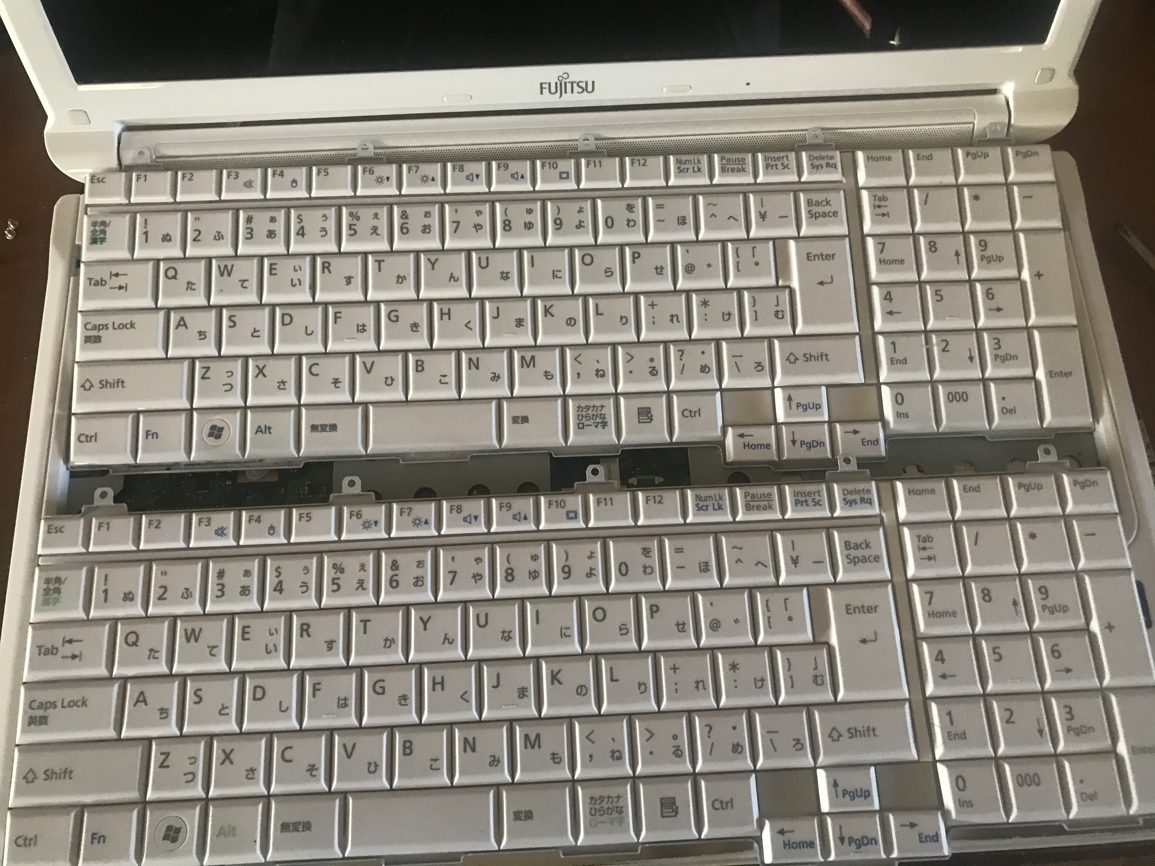 富士通 AH56/D FMVA56DW キーボード交換 | GARAGEMASTERMOJA【公式】