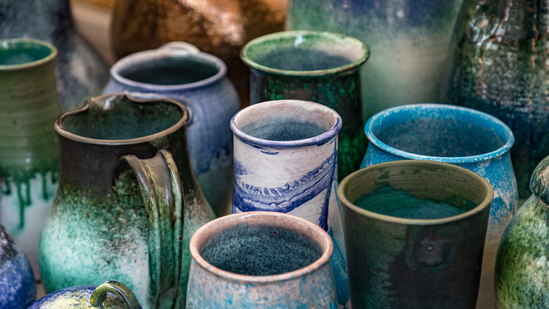 a photo of Various pottery vessels