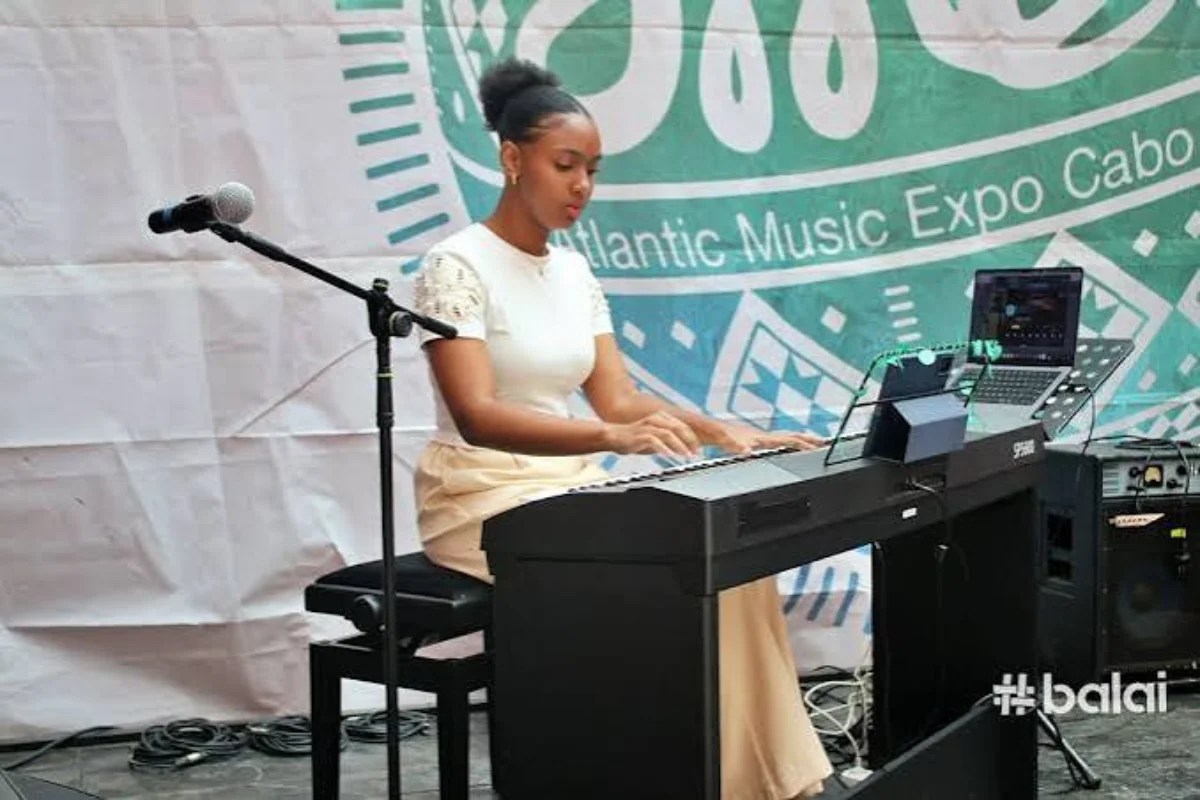 Alicia Freitas : à 16 ans, la jeune pianiste qui fait vibrer la nouvelle génération musicale du Cap-Vert