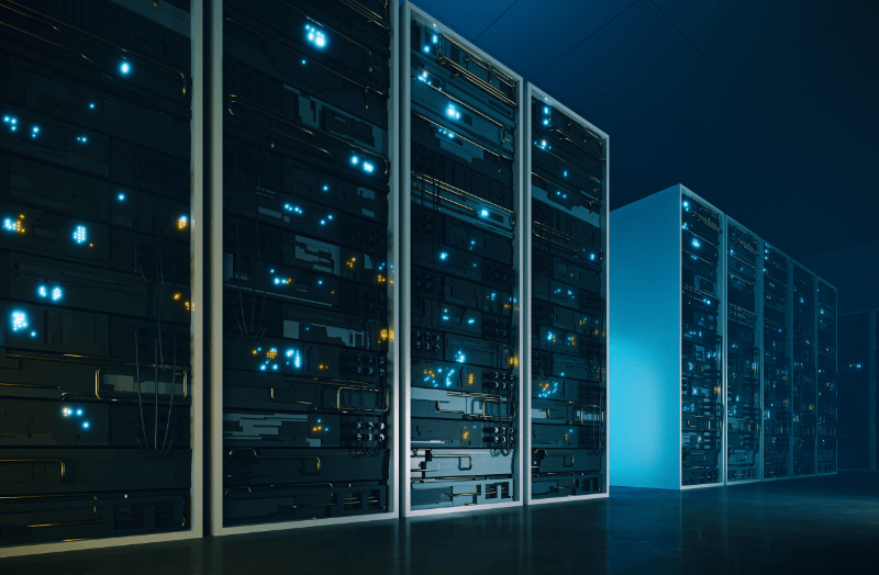 مركز بيانات حديث يضم صفوفًا من خزائن الخوادم المضيئة بمؤشرات الشبكة، يرمز إلى الحوسبة السحابية وتخزين البيانات والبنية التحتية لتقنية المعلومات.