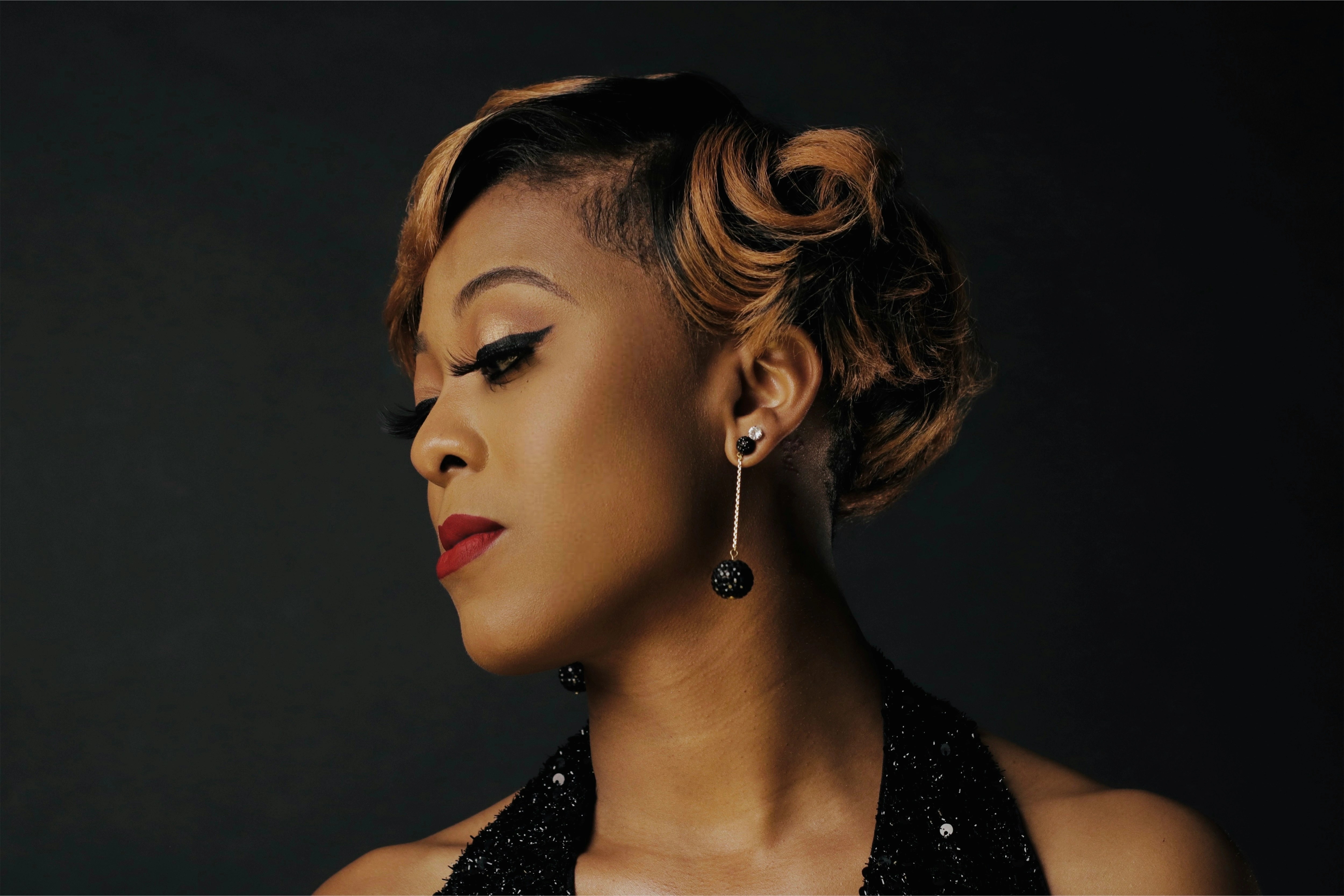 Finger waves with drop earrings