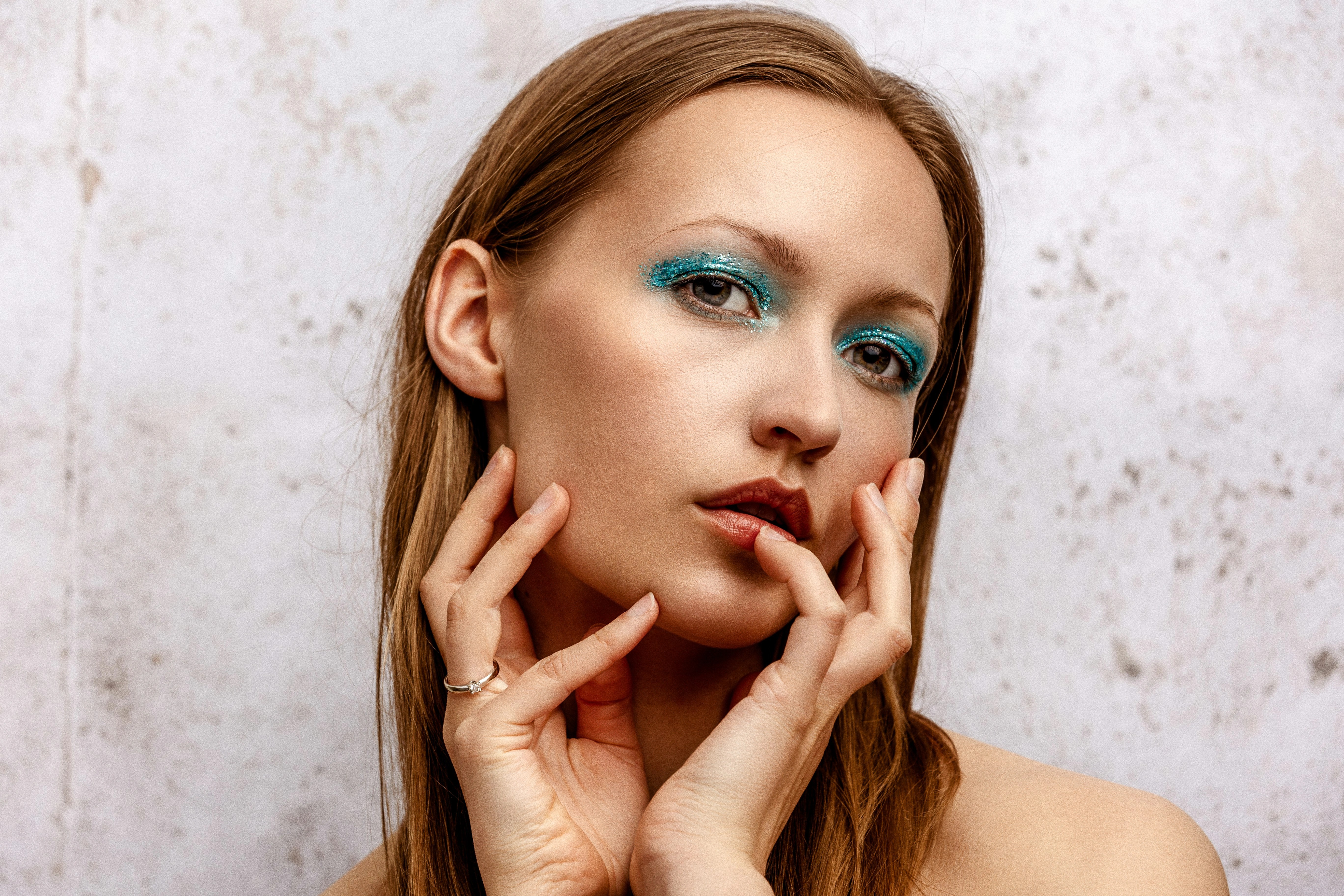 How to remove eye makeup