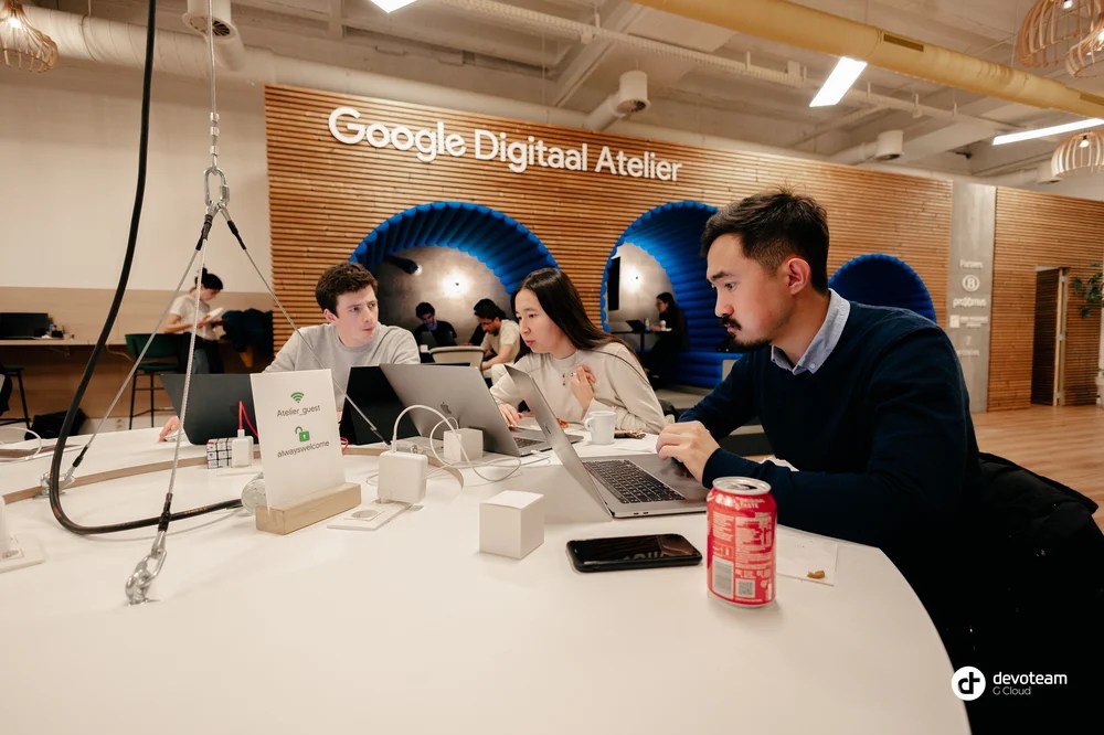 G Hack 2024 - HD Light Wallpapers for Desktop