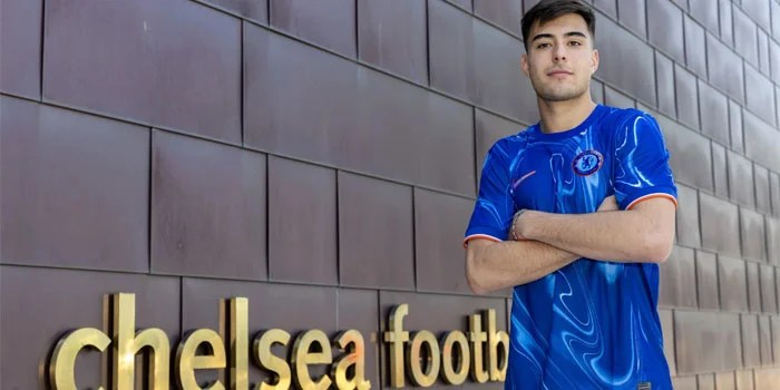 Aaron Anselmino Dipinang oleh Chelsea
