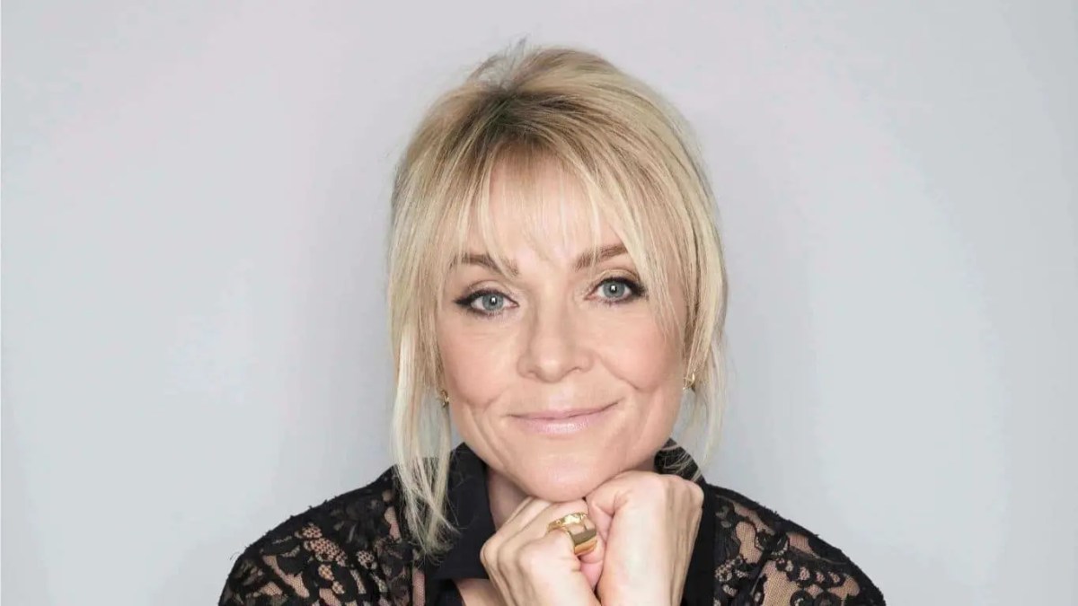 10 Must-Read Authors whose name starts with H - Helen Fielding