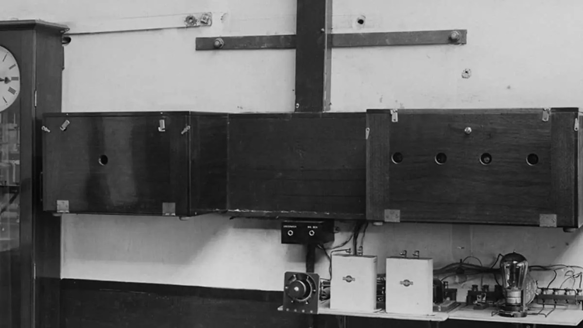 Major Historical Events on February 5 - Today in History - 1924: Greenwich Time Signal Introduced