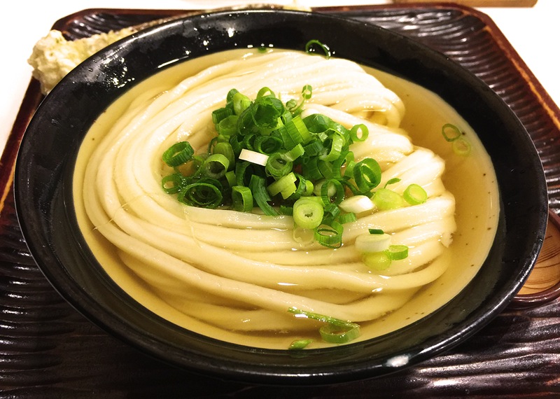 神保町 うどん 丸香 冷やかけ かしわ天＆ちくわ天 │ 黒宮丈治