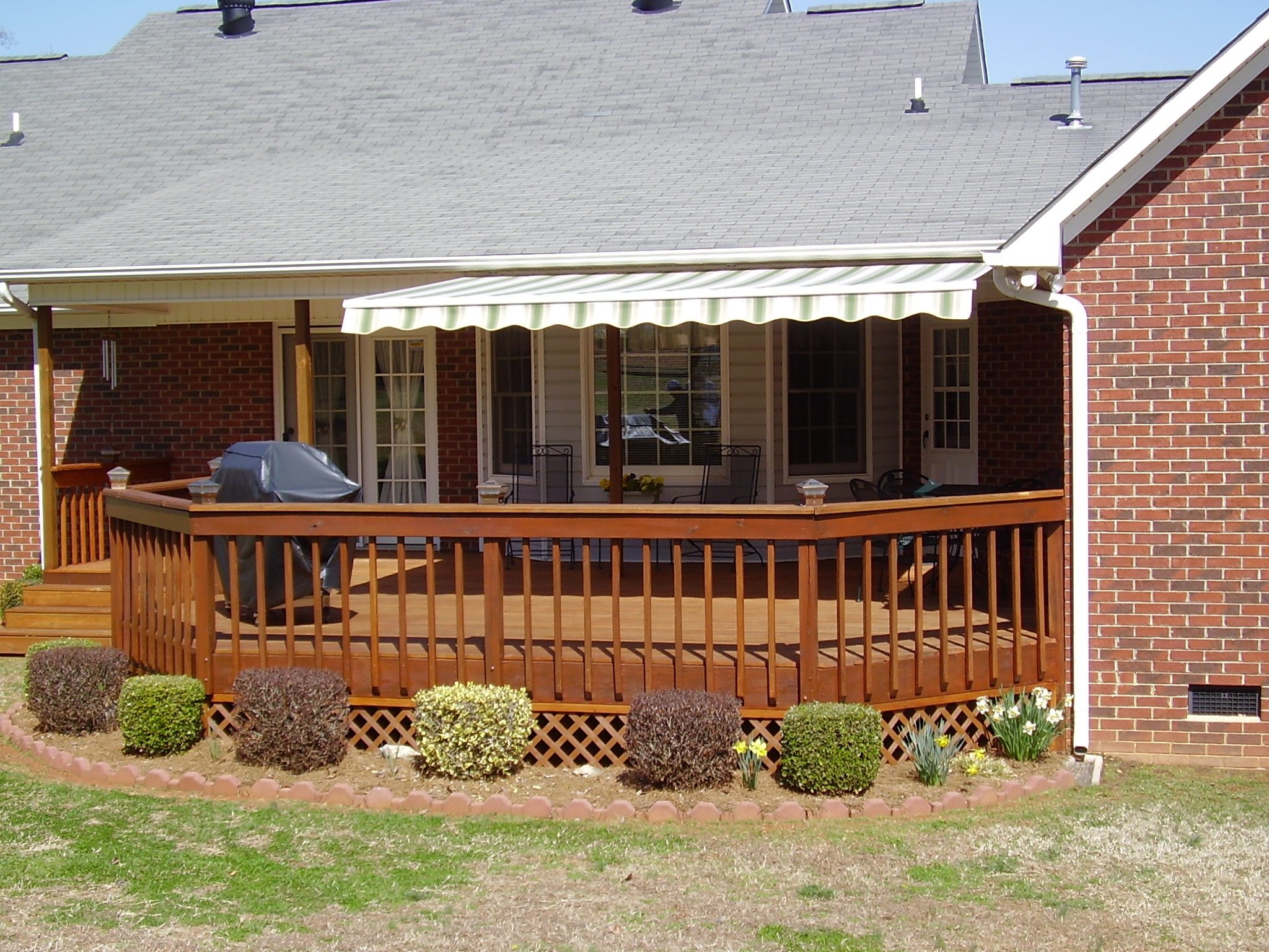 Solair retractable awnings are precision engineered shade systems for the modern family and today's modern lifestyle. Retractable Awnings