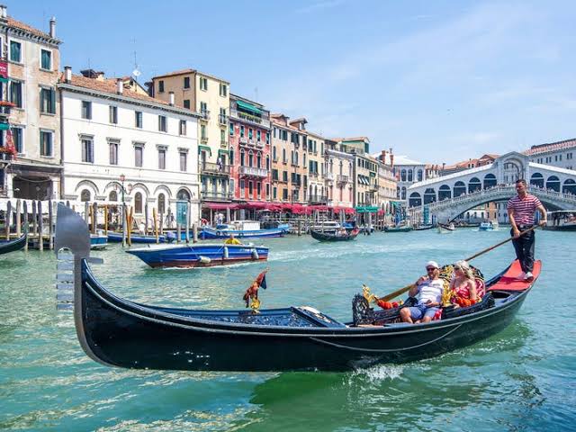 Venice Introduces New Rules for Tourists