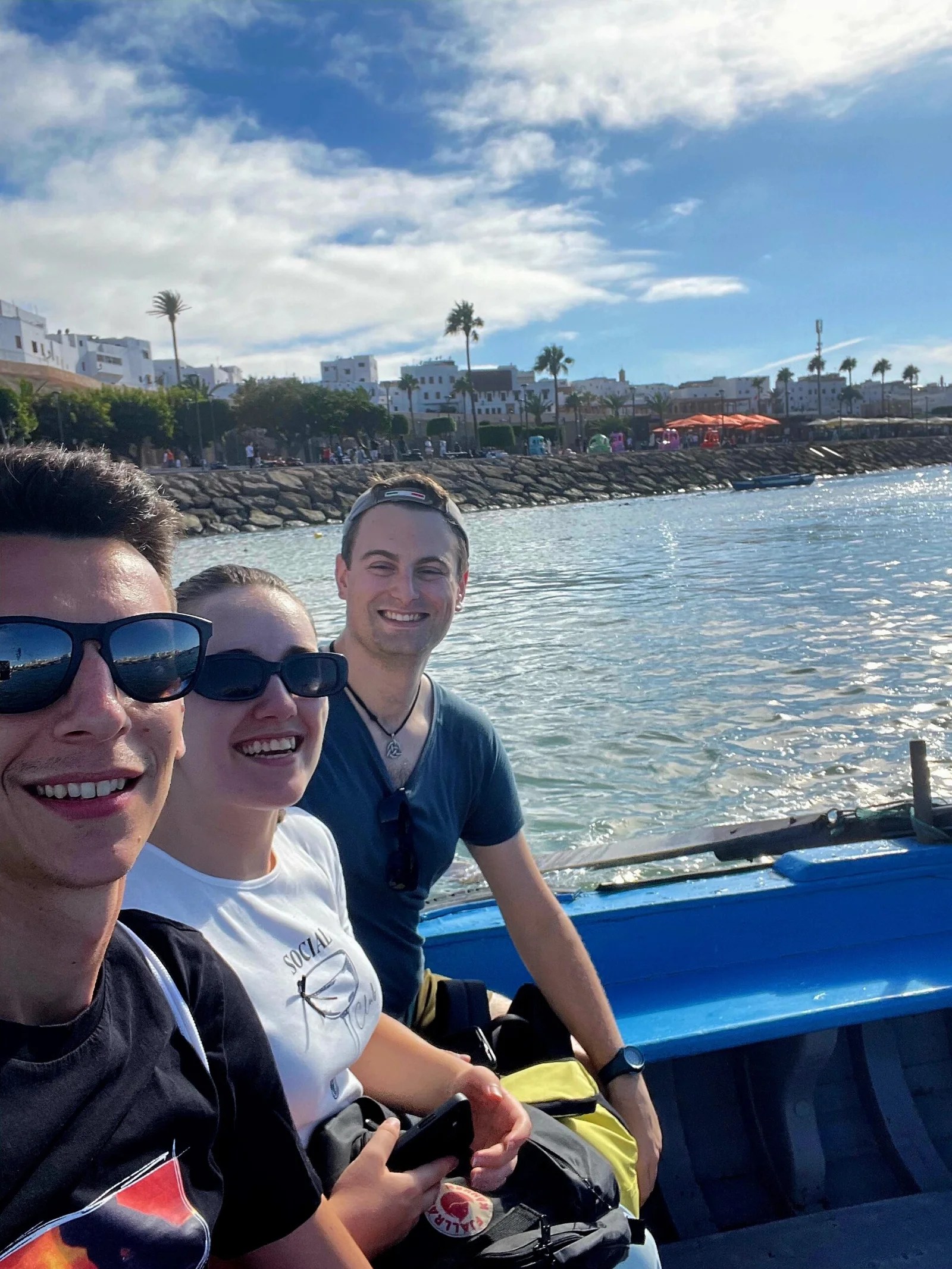 Volunteer-Group_GoExperienceMorocco