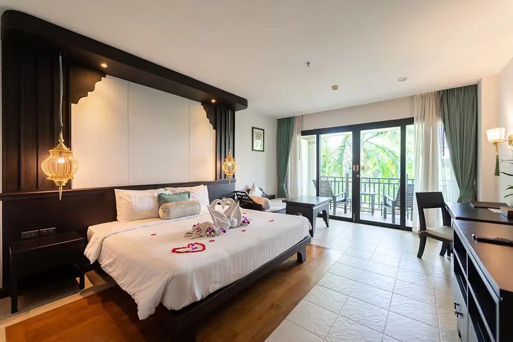 review-ravindra-beach-resort