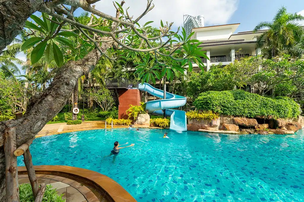review-ravindra-resort
