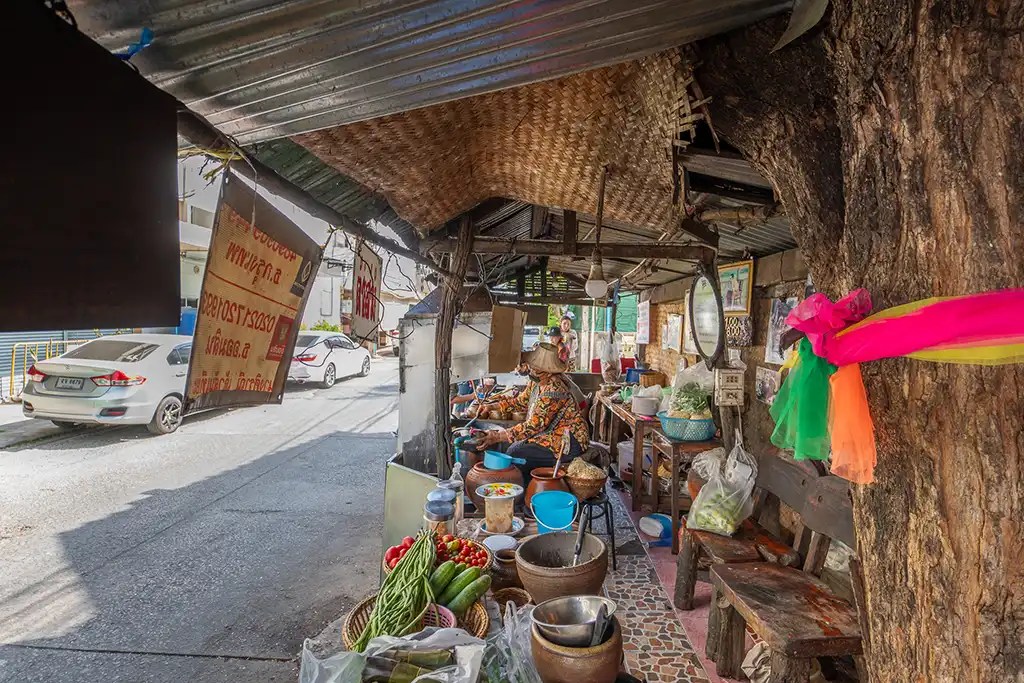 ป้าอ้อม-ขั่วหมี่โคราช