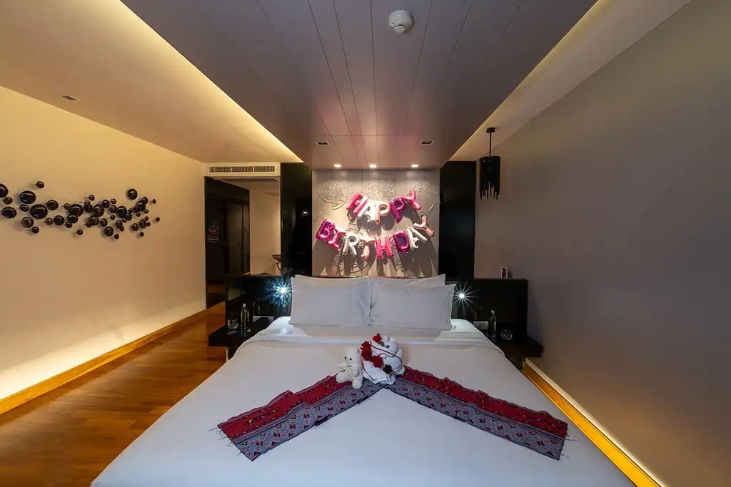 cross-hotel