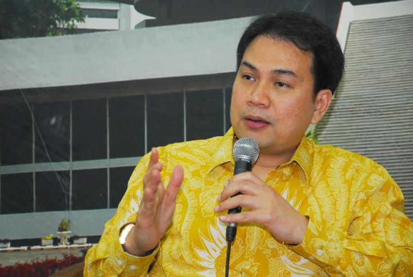 Firli bahuri tegas, bongkar aliran duit rp 3 m aziz syamsuddin. Pimpinan Dpr Azis Syamsuddin Tersangka Kasus Dak Lampung Tengah