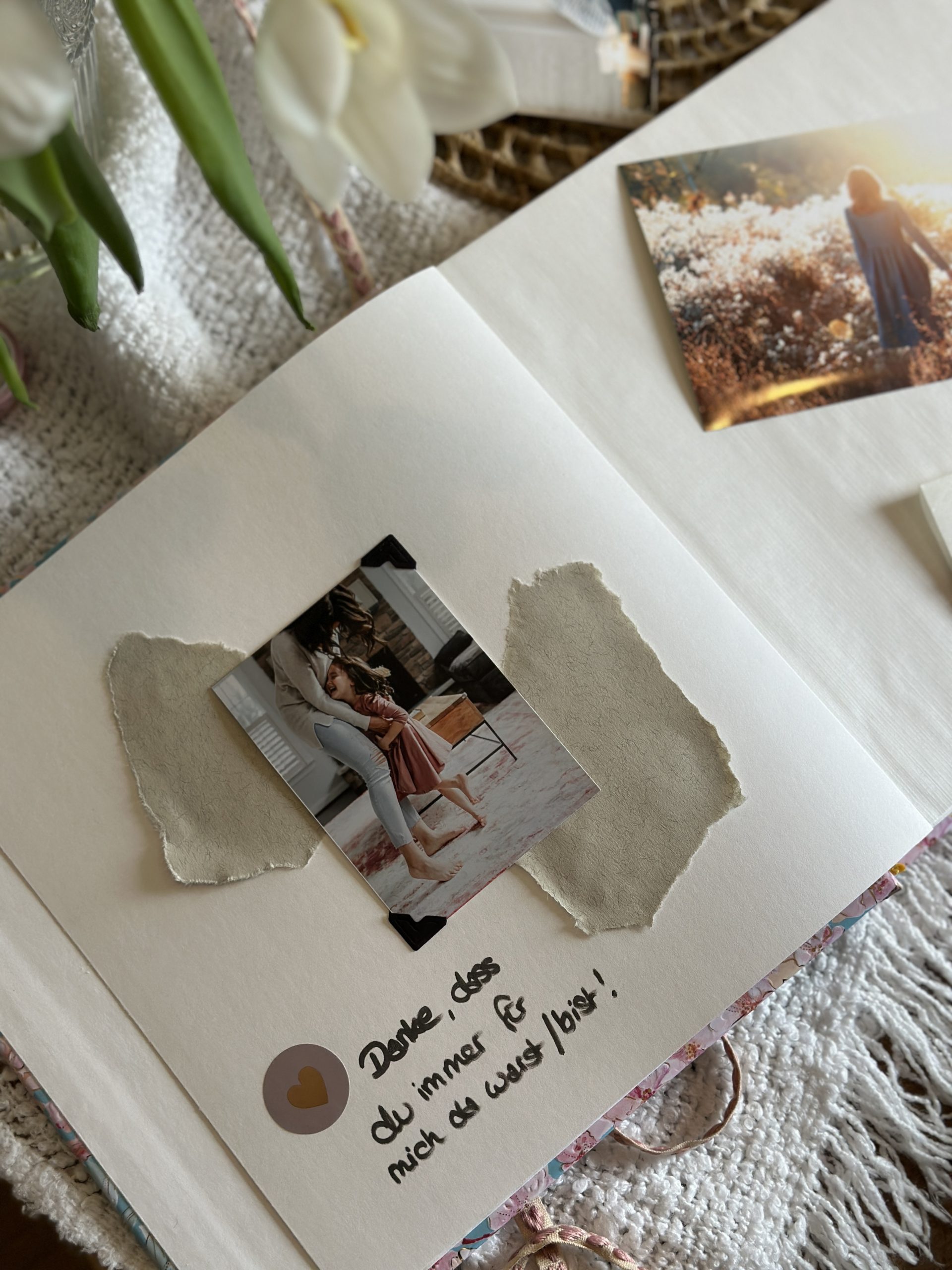 Der perfekte Muttertagsgruß: Ein selbstgestaltetes Fotoalbum voller Liebe