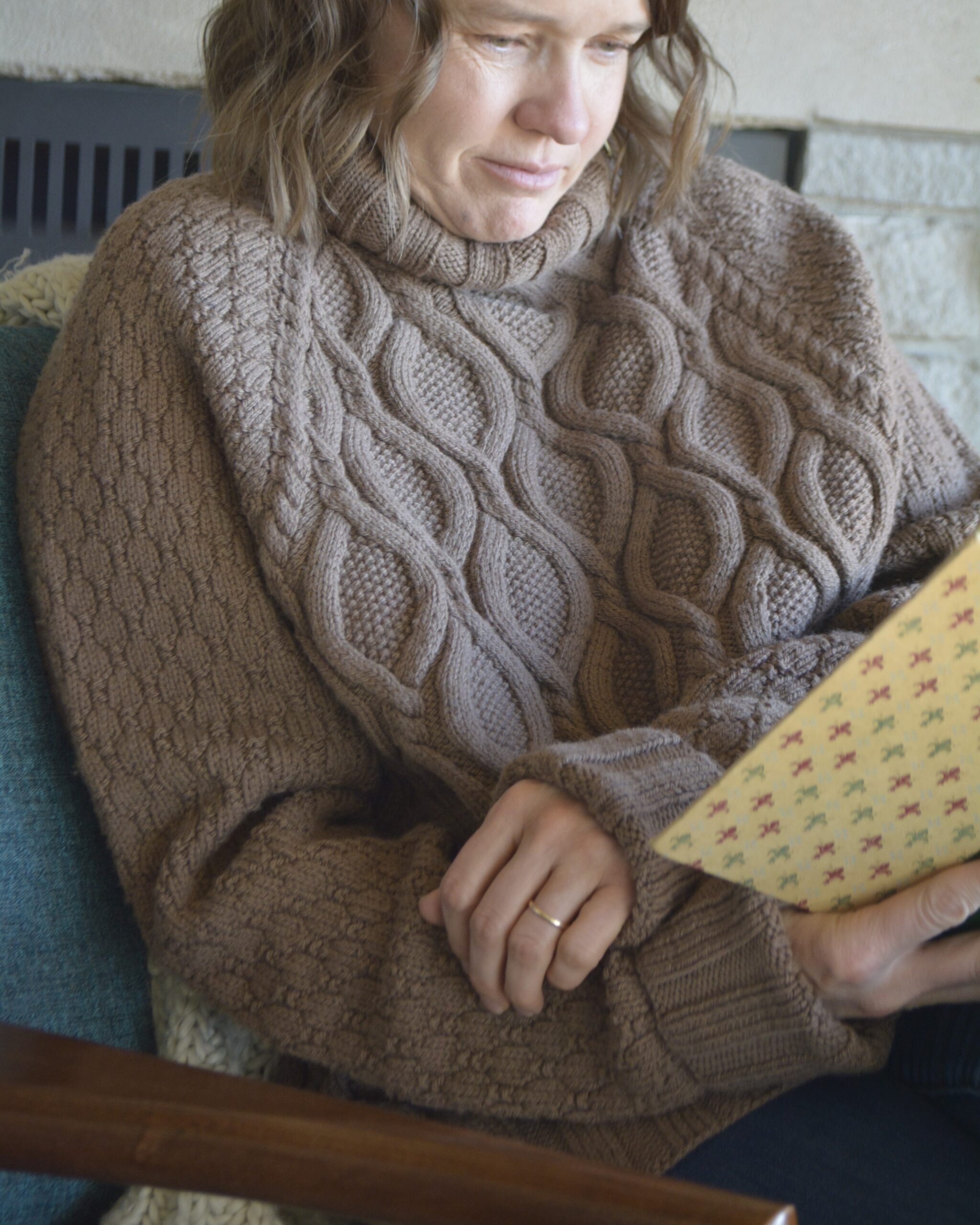 Hearthstone Sweater – Golden Pine Creations
