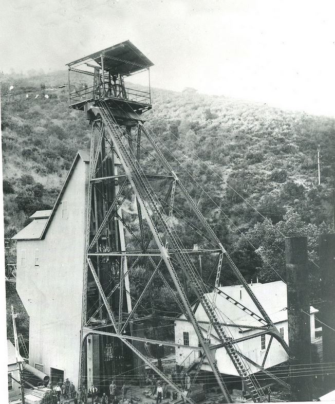 Gwin Mine Crew and Head Frame