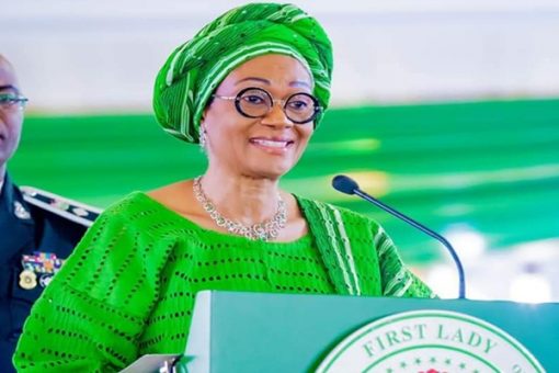 First Lady gives 500 women cash support to boost businesses in Ondo 