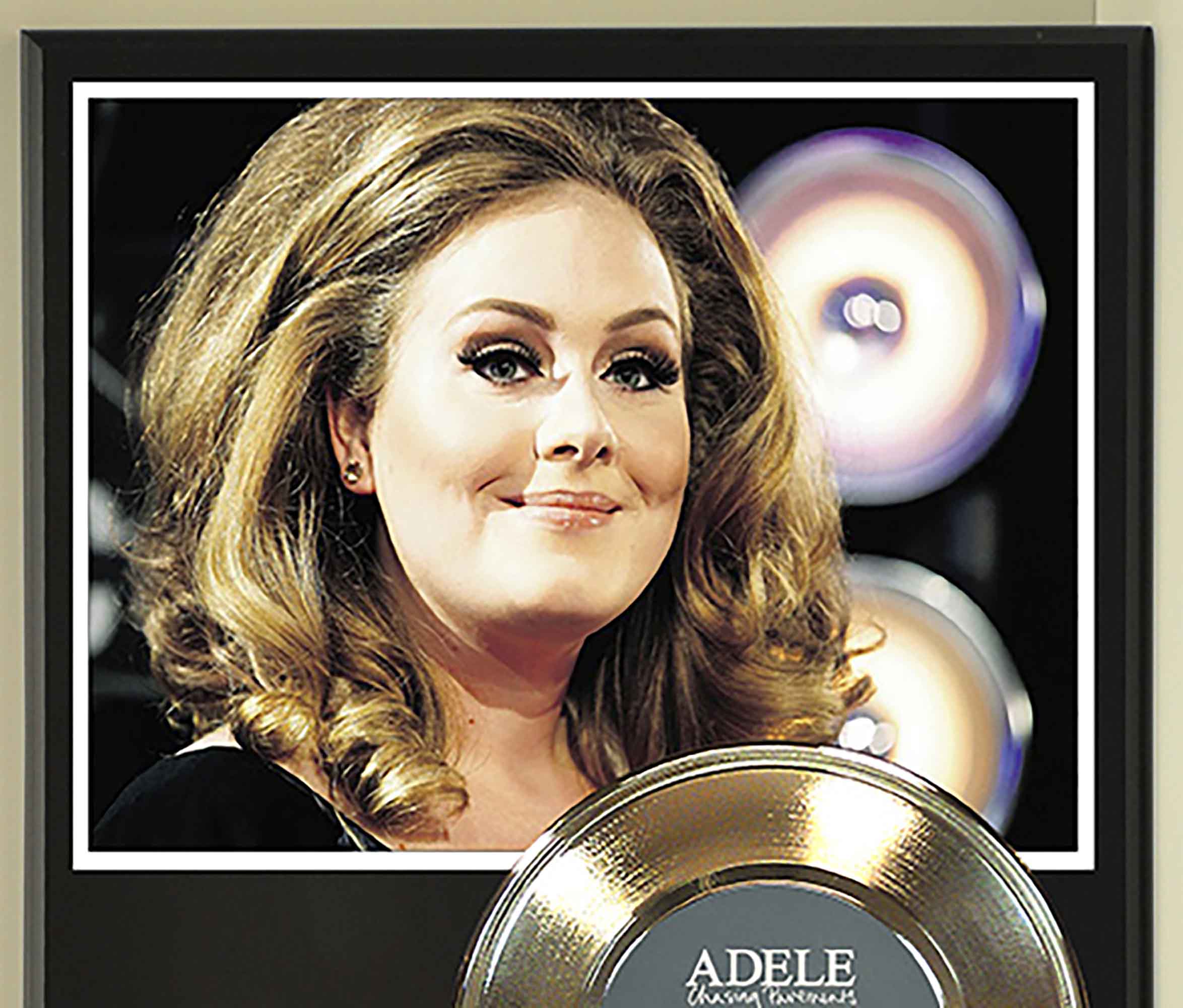 Adele - Chasing Pavements Gold 45 Record Ltd Edition Display Award