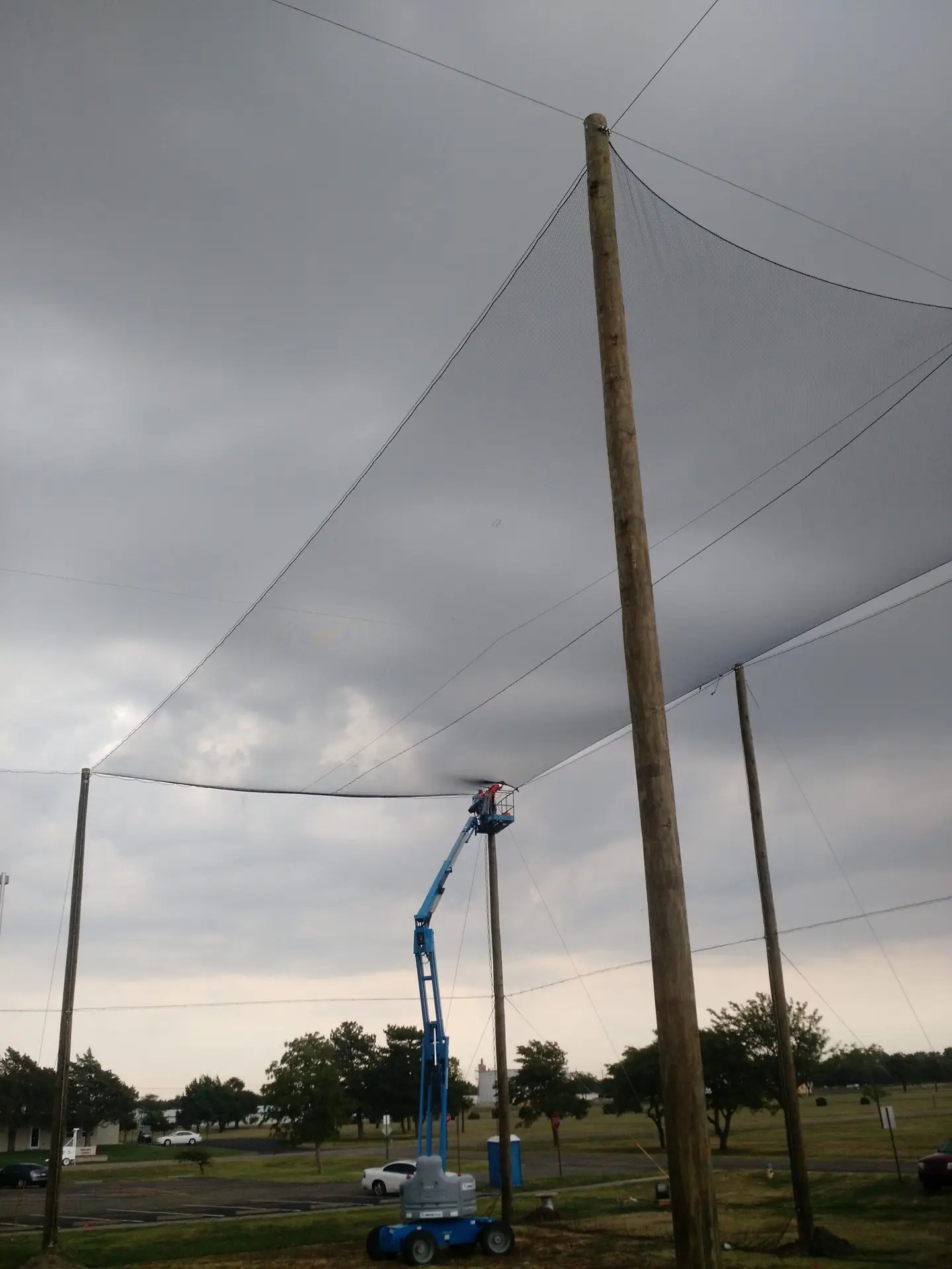 Construction of Enclosed Netting Structure