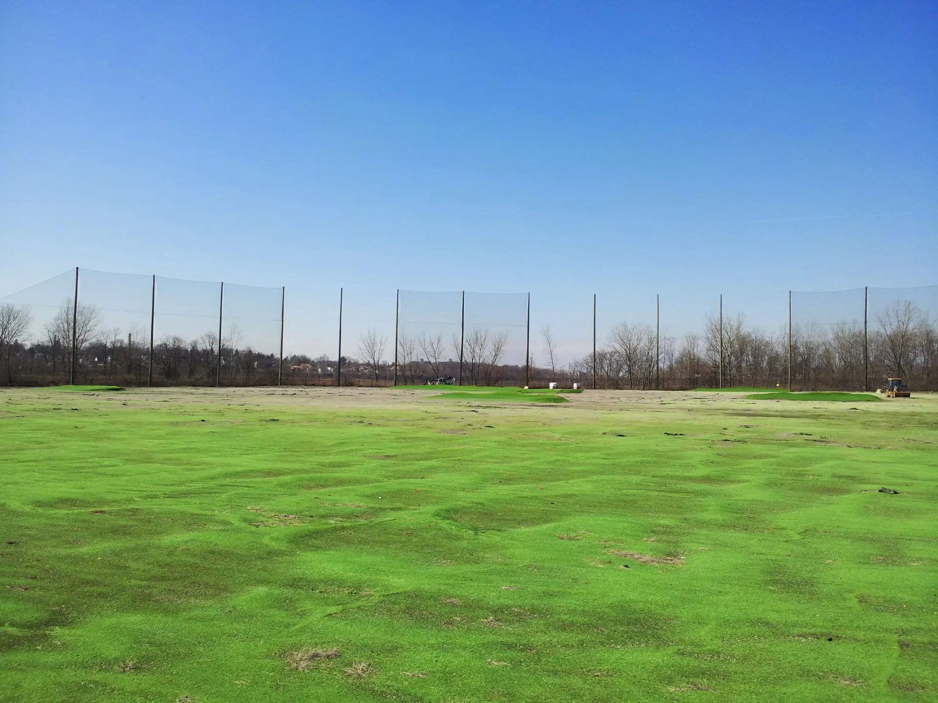 Practically invisible golf netting