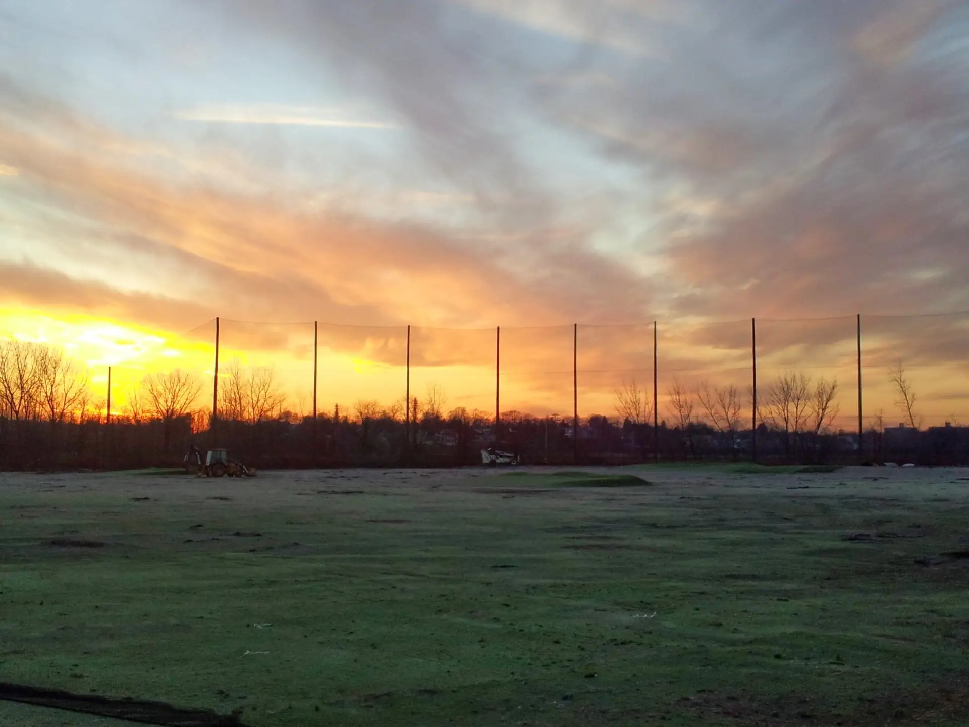 Alley Pond driving range netting installation
