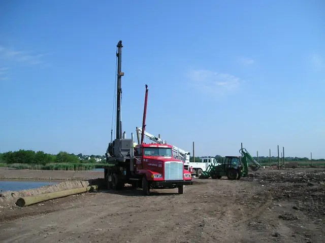 Landfill Debris Netting Installation
