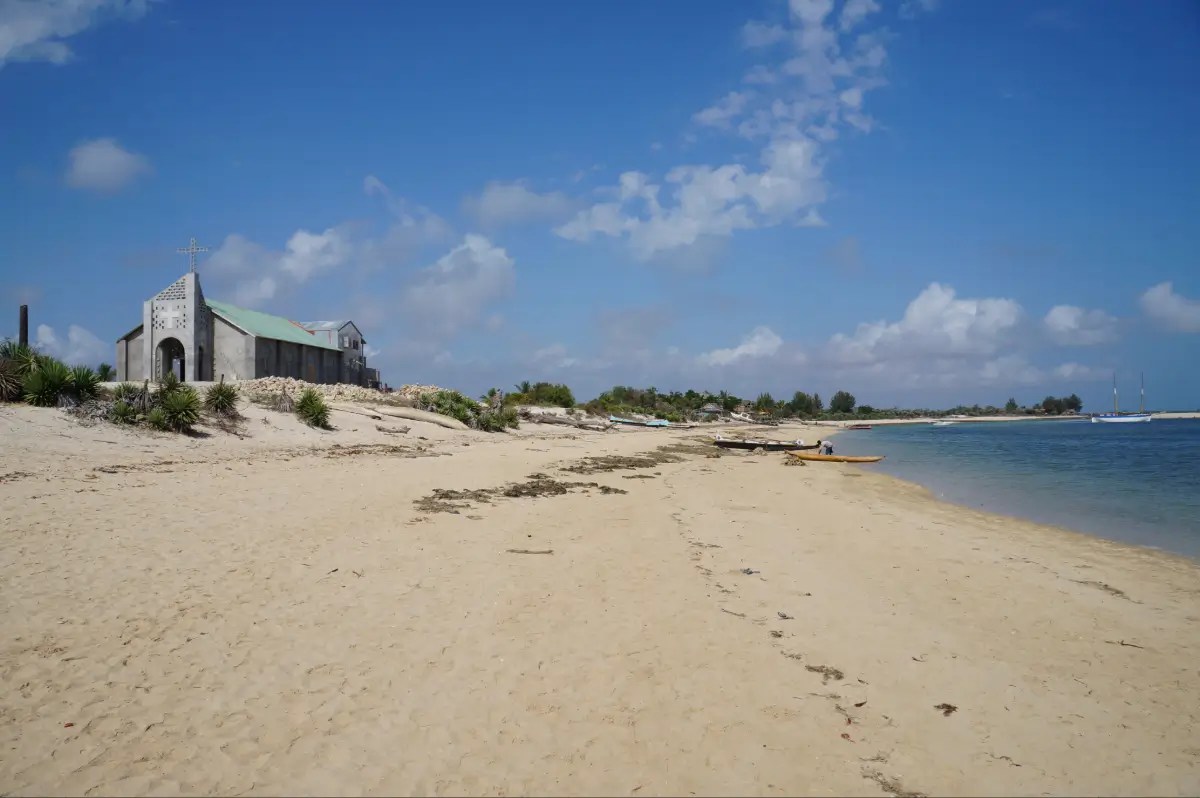 Belo sur Mer Travel Guide