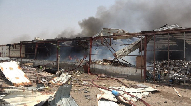 Rudal dan drone bermuatan bahan peledak yang ditembakkan oleh milisi Houthi yang didukung Iran pada hari Sabtu merobek pelabuhan Laut Merah Al-Mocha. (Foto: Arabnews.com)