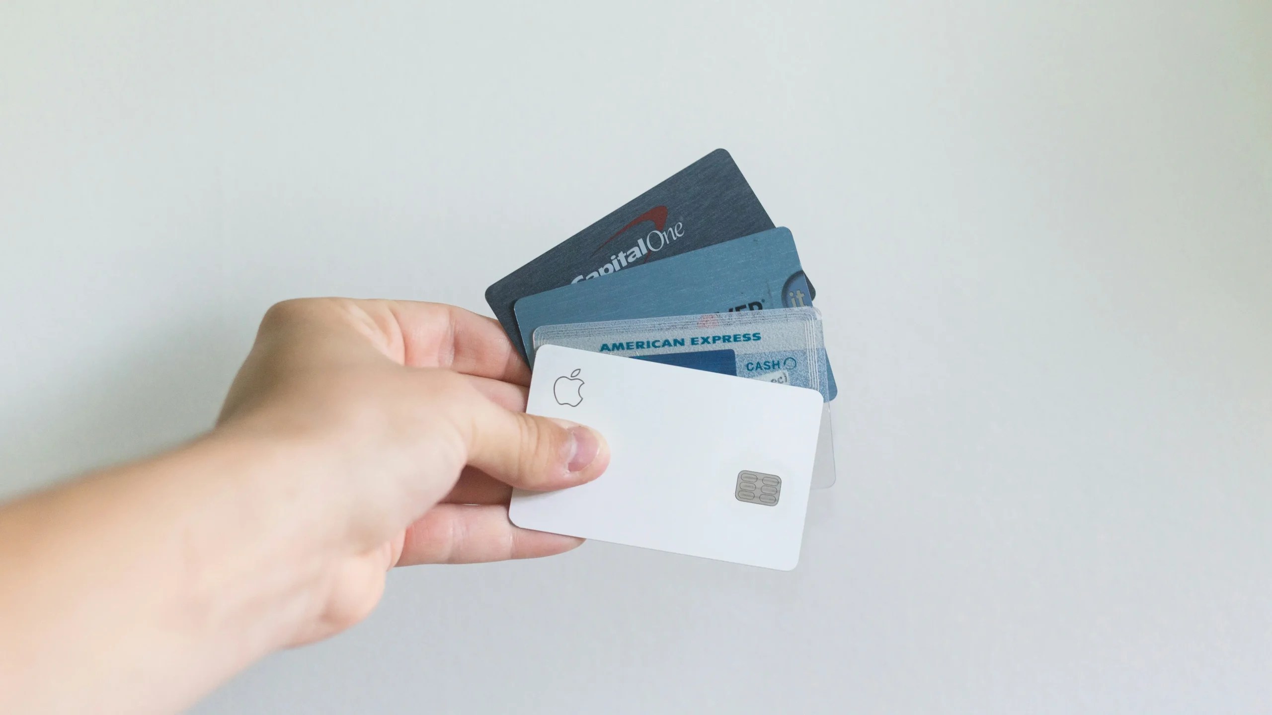 How Christmas Gift Cards Boost Employee Loyalty: New Survey Insights from CleverCards