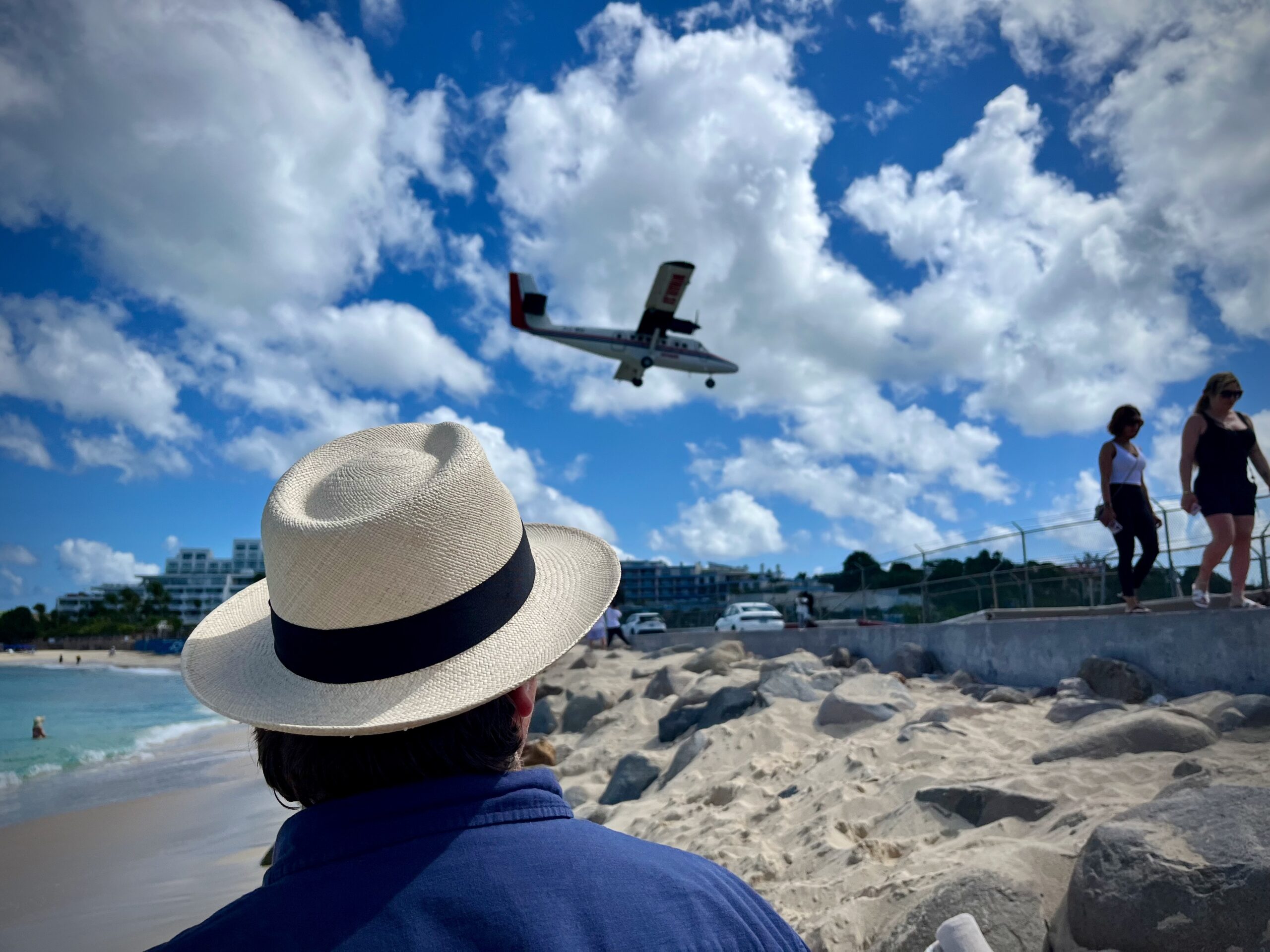 Plane landing at Maho Beach