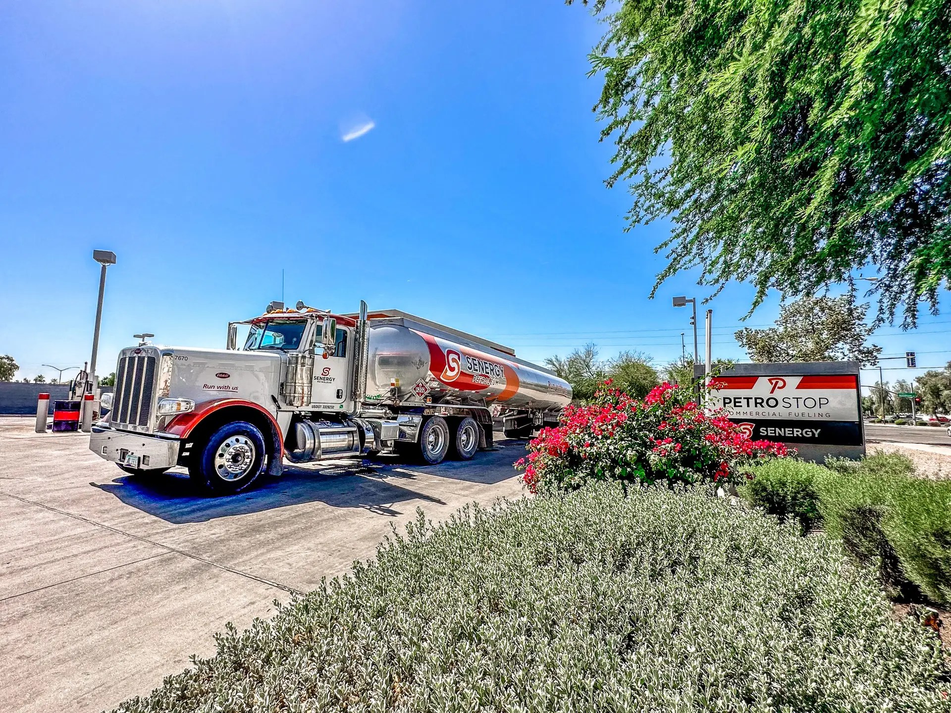 Efficient fueling with cardlock fuel stations