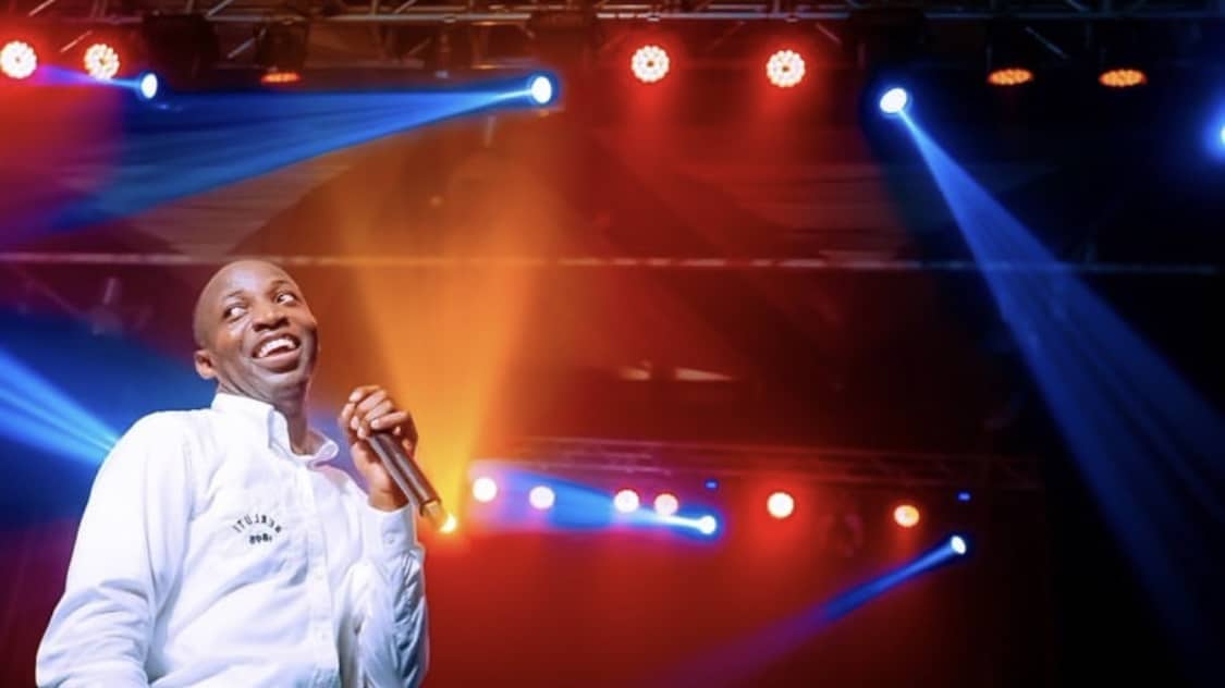 Dunsin Oyekan – Undignified (Excuse Me)