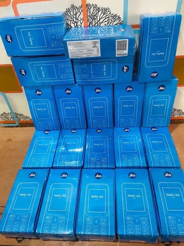 Jio F120 Keypad Phone - Image 3