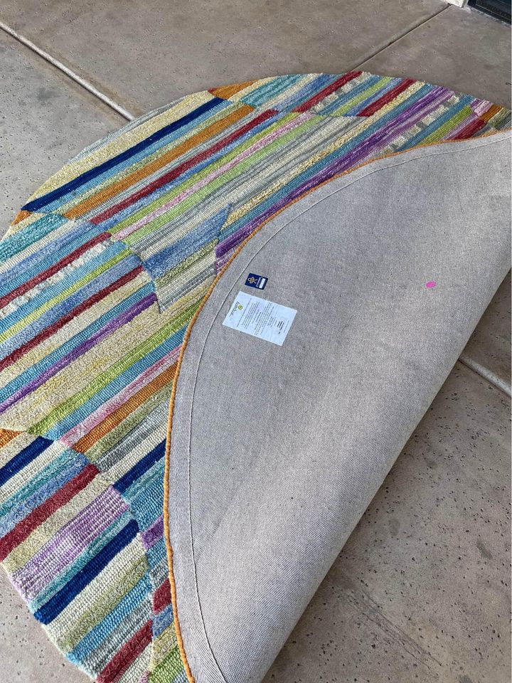 Colorful Round Geometric Rug back