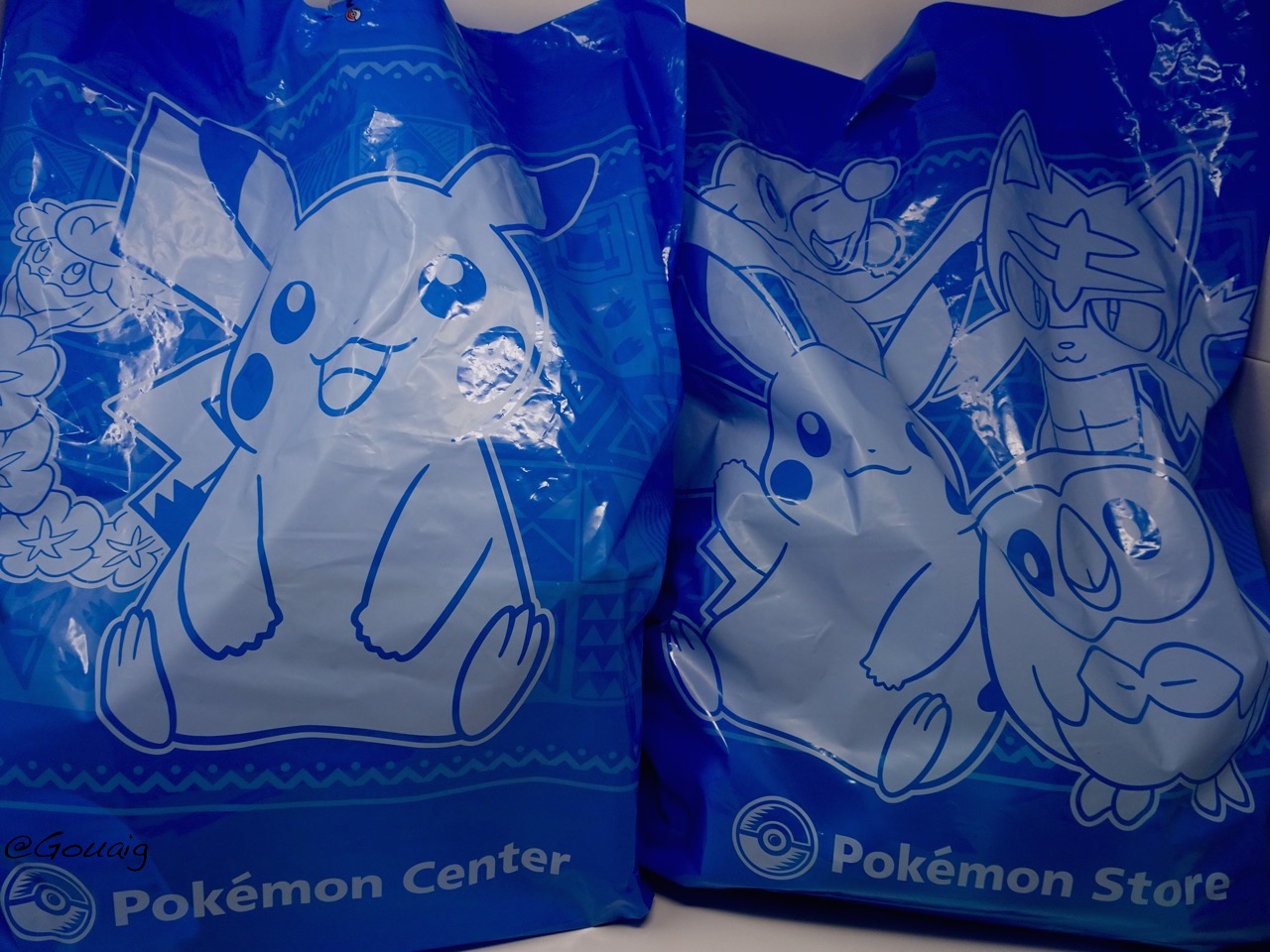 shopping pokemon Center