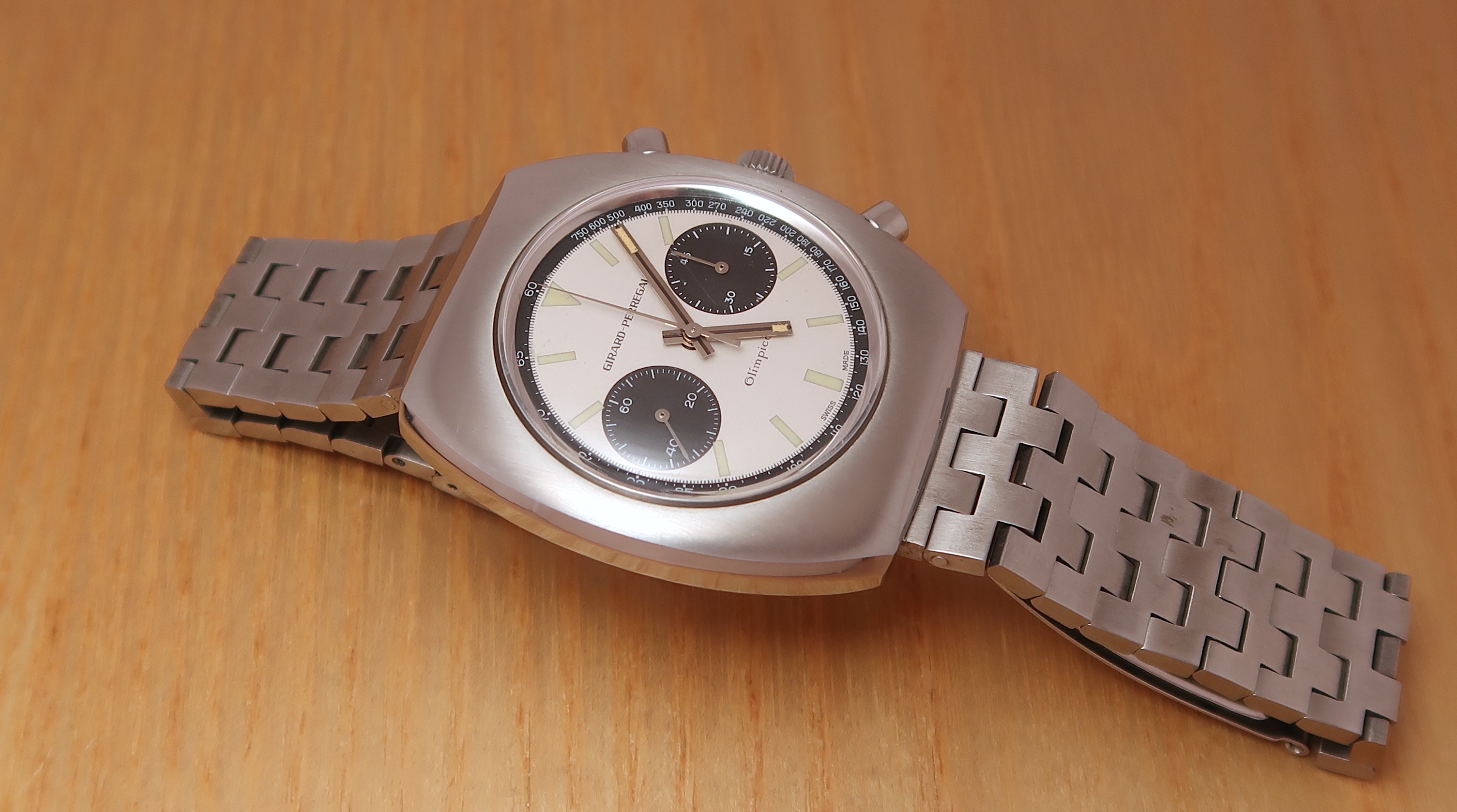 quick/peek: Girard-Perregaux Olimpico 9245 Panda - The GP Chronicles