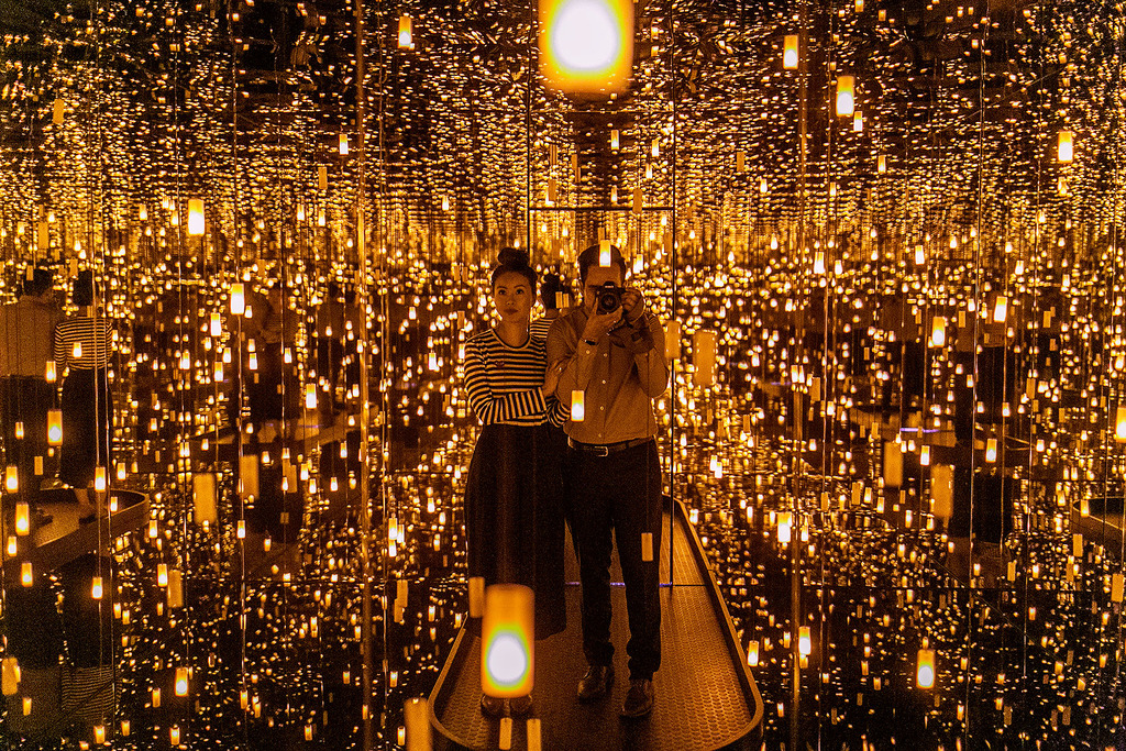 Thursday salute to originals: infinity mirror rooms