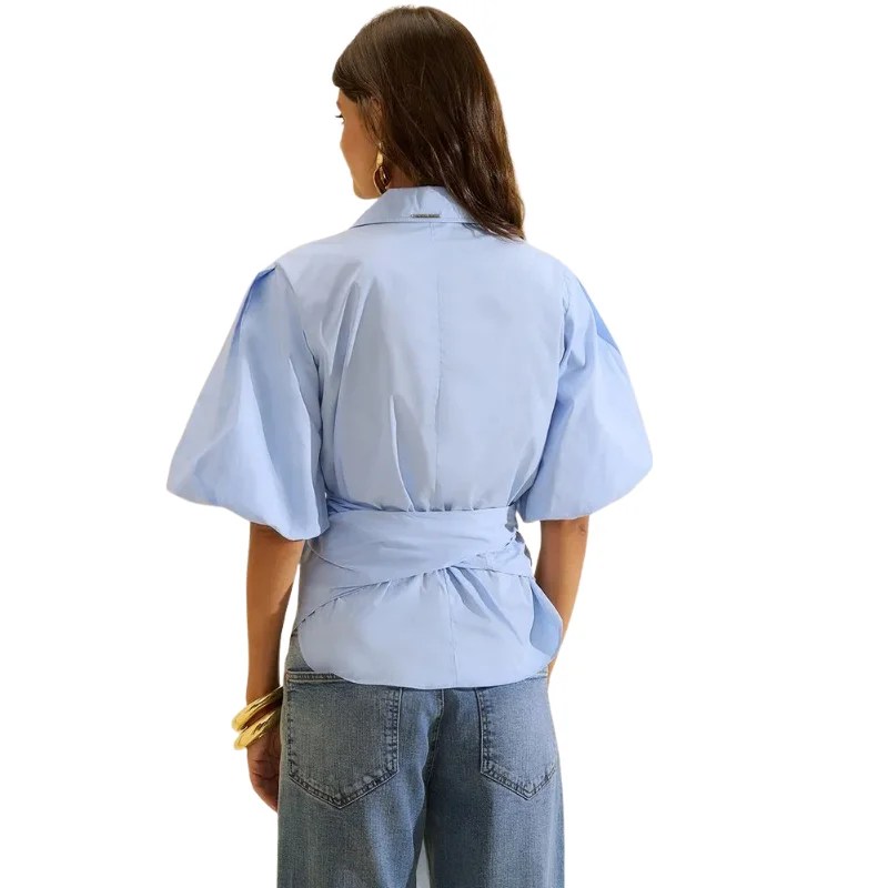 CAMISA AJUSTADA DECOTE