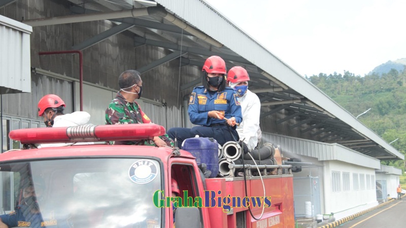 Changshin reksa jaya melakukan penyemprotan disinfektan di . Guna Menekan Penyebaran Covid 19 Pt Changshin Reksa Jaya Lakukan Penyemprotan Disinfektan Grahabignews