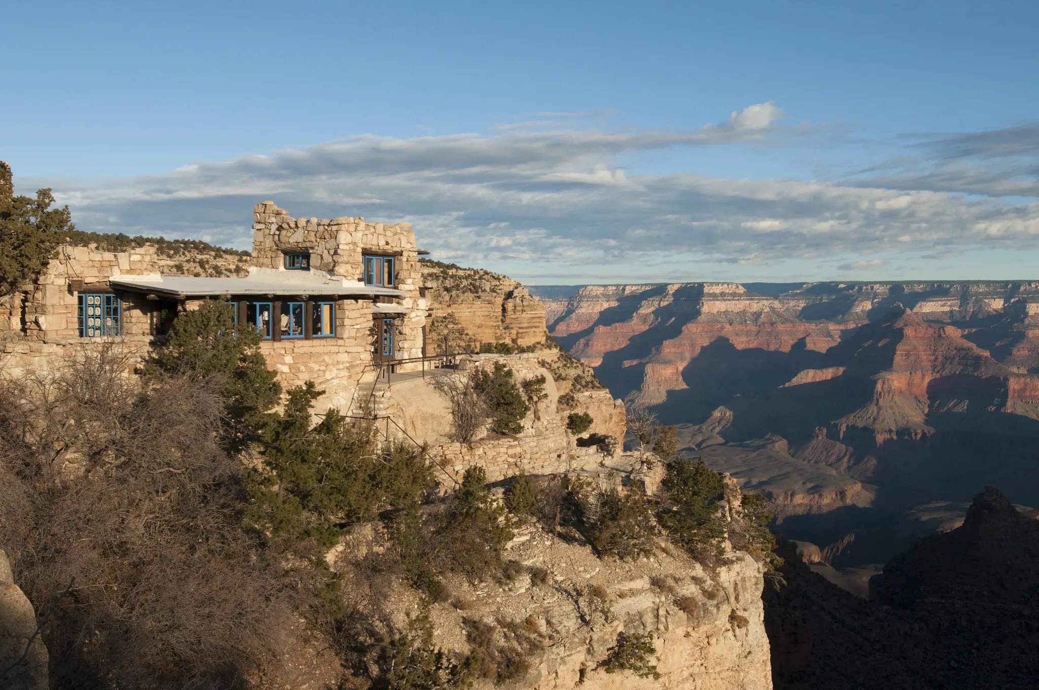 Village Route Transfer Shuttle Stop GrandCanyon Com NPS Lookout Studio3 1.webp