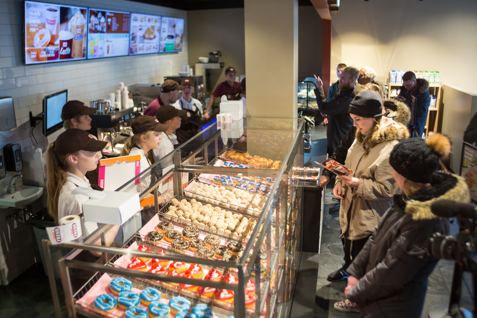 Dunkin' Donuts open in 101 Reykjavík, 2015 by Art Bicnick
