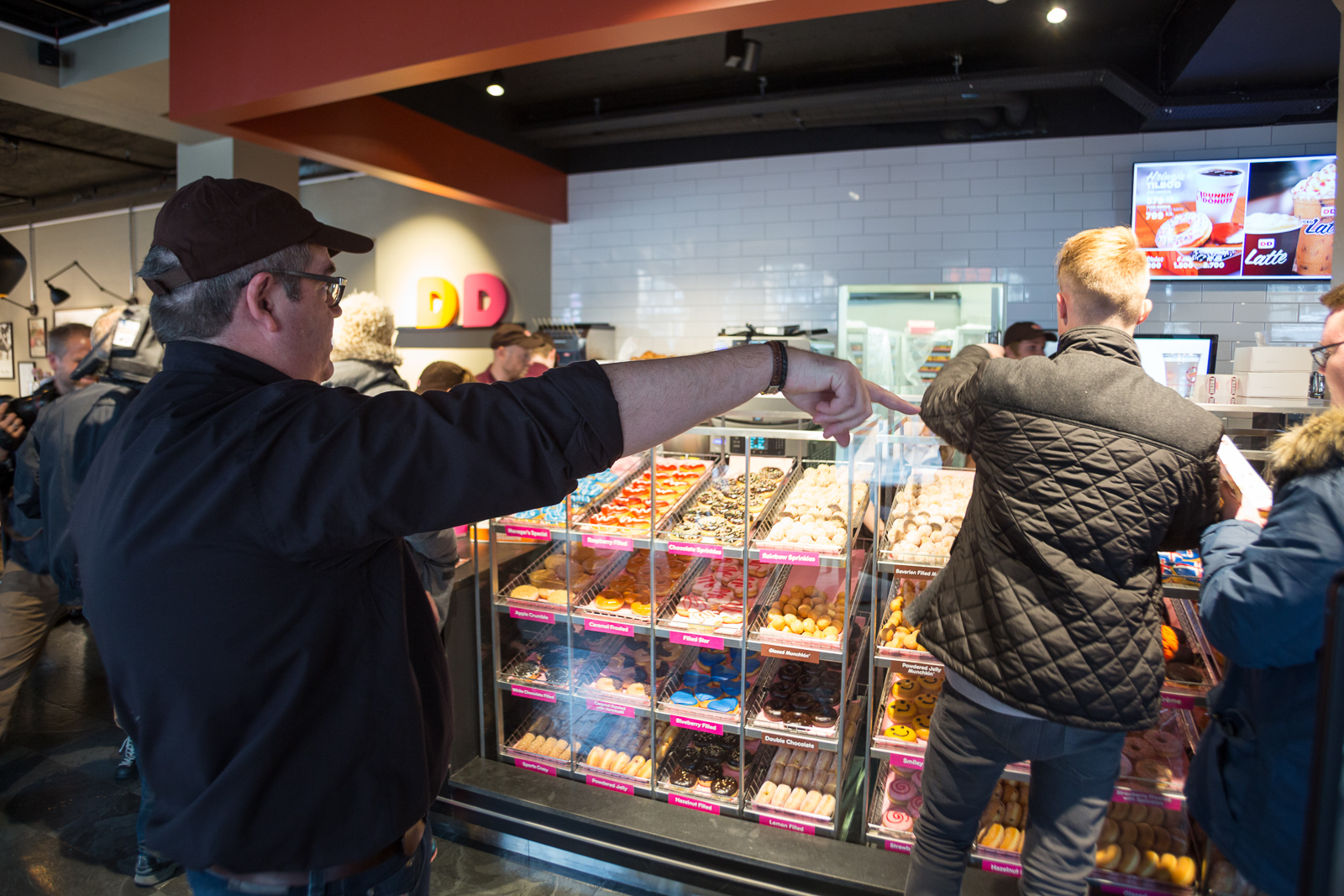 Dunkin' Donuts open in 101 Reykjavík, 2015 by Art Bicnick