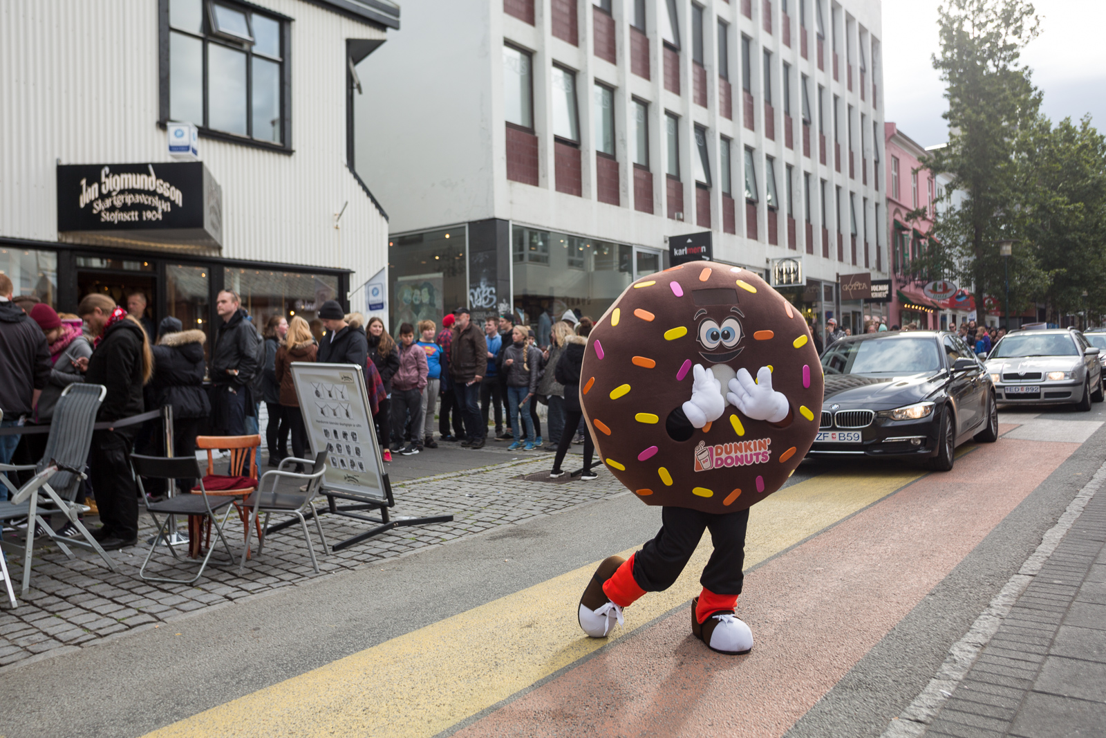 Dunkin' Donuts open in 101 Reykjavík, 2015 by Art Bicnick