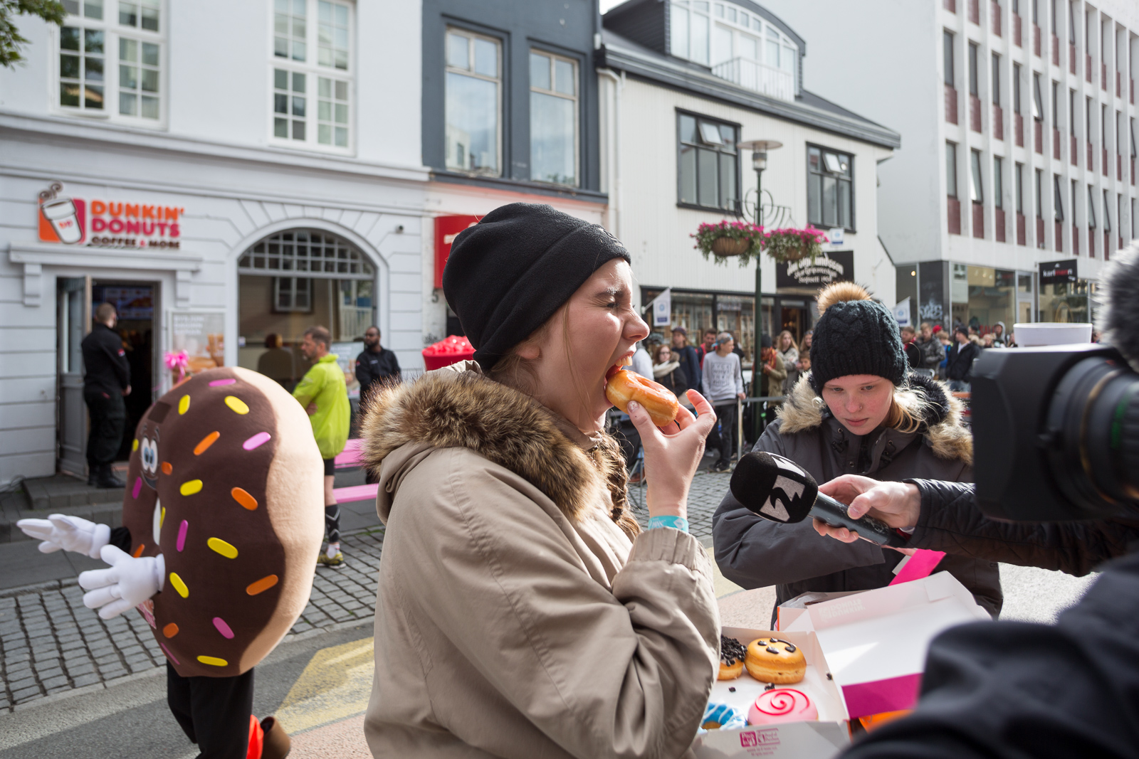 Dunkin' Donuts open in 101 Reykjavík, 2015 by Art Bicnick