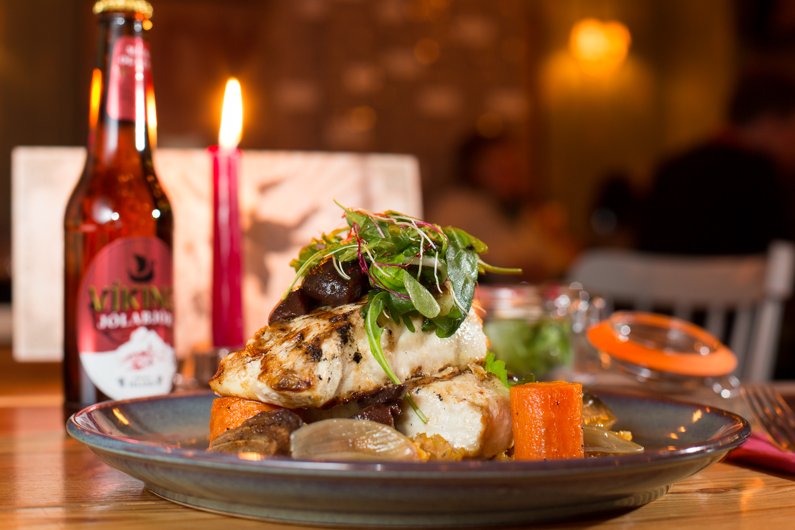 Restaurant Review: At Íslenski Barinn, Retro Confusion by Art Bicnick