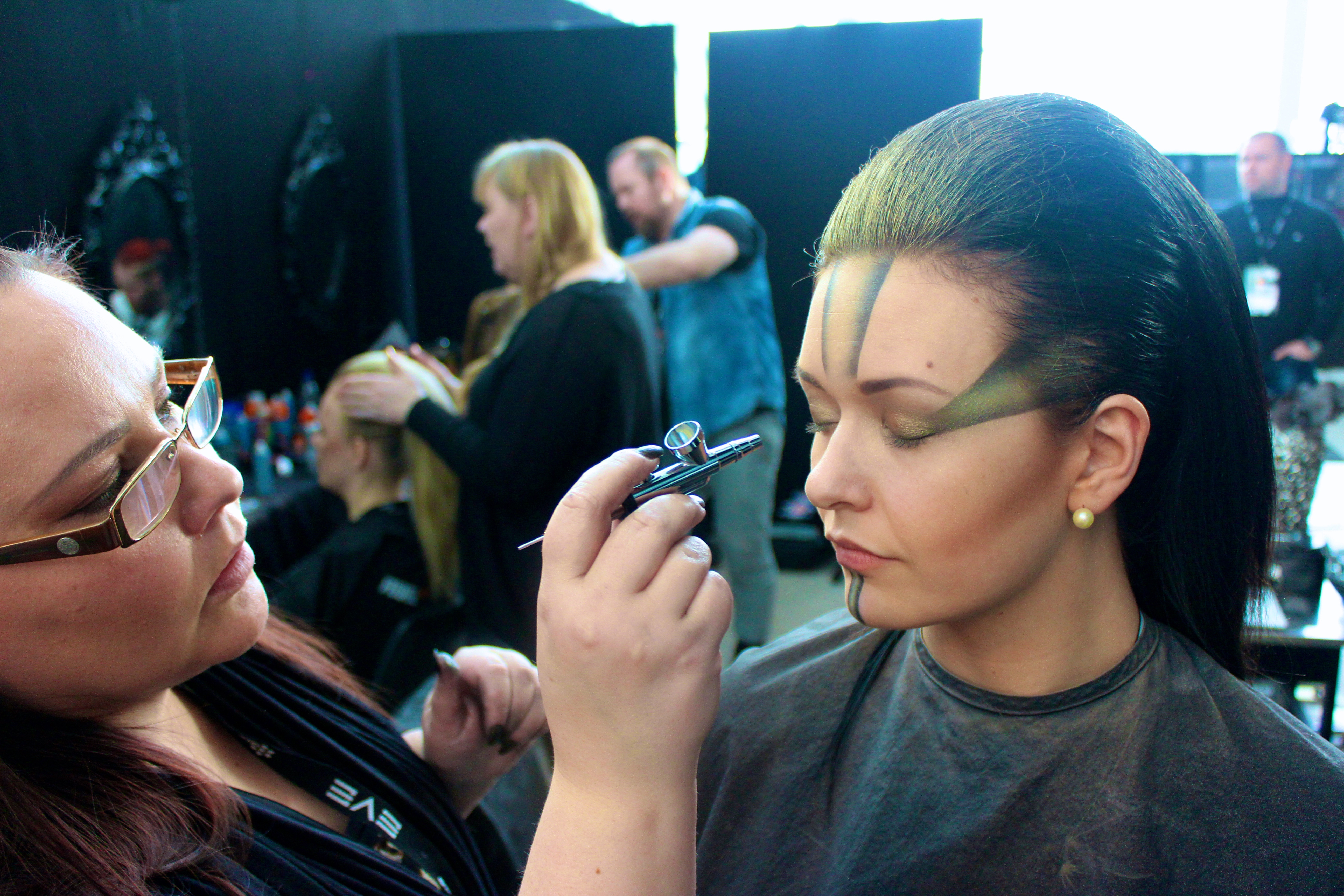 Airbrushing your self into exotic space people