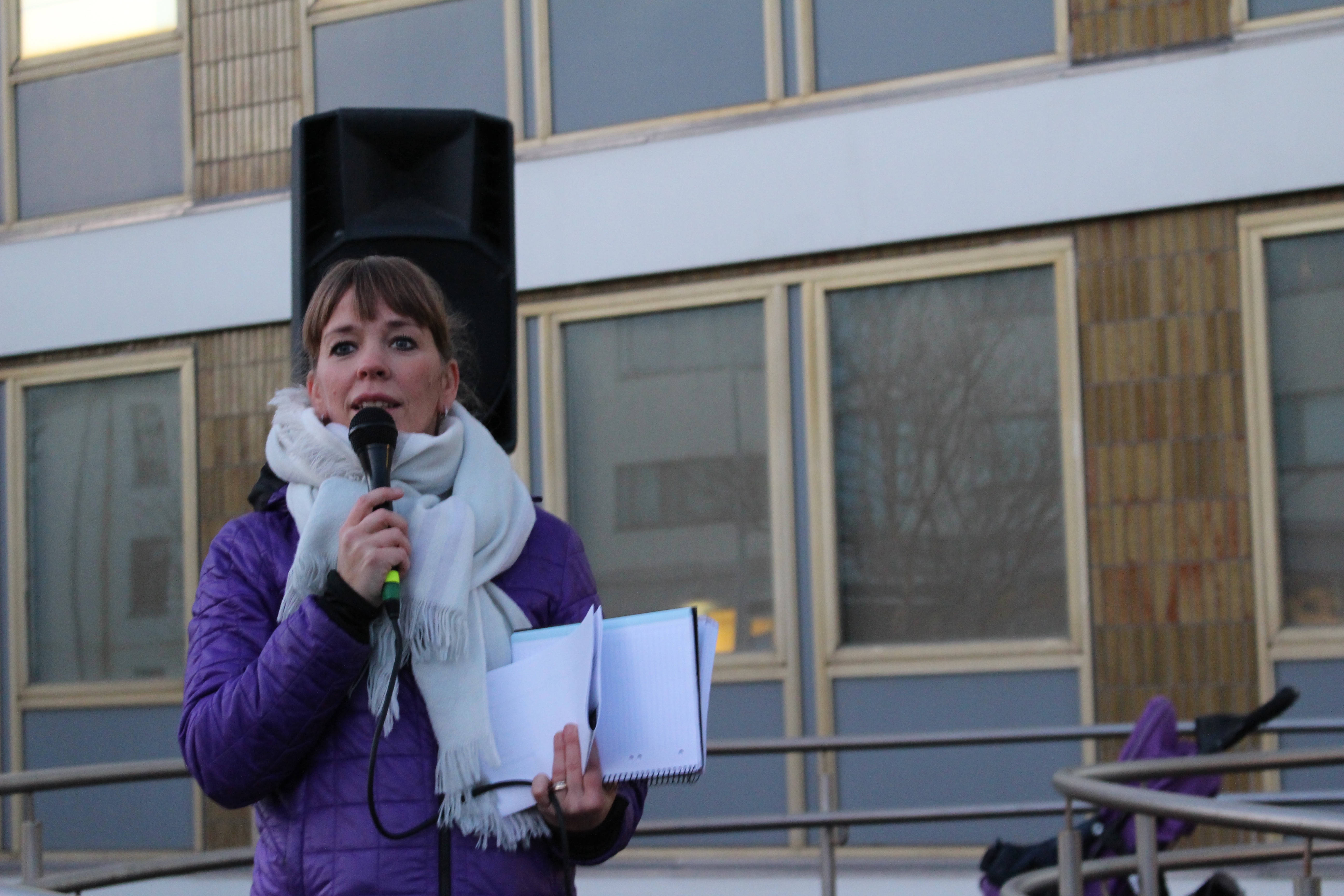 Oddný Arnarsdóttir at protest outside police station 2015 by Rebecca Conway